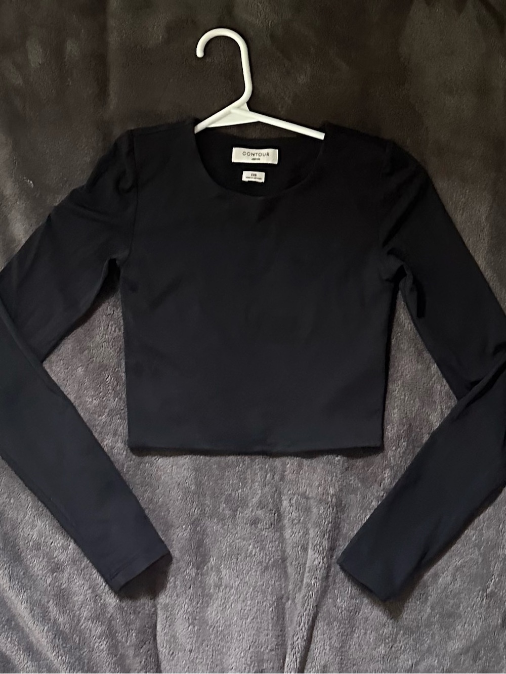Aritzia Contour Black Long-Sleeve Crop Top